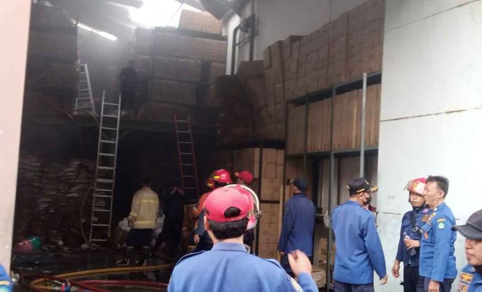 Gudang Kandang Kucing di Sidoarjo Terbakar Gudang Kandang Kucing di Sidoarjo Terbakar