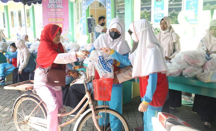 Yayasan Al Muslim Jatim Bagikan 1.343 Sembako untuk Anak Yatim dan Dhuafa Yayasan Al Muslim Jatim Bagikan 1.343 Sembako untuk Anak Yatim dan Dhuafa