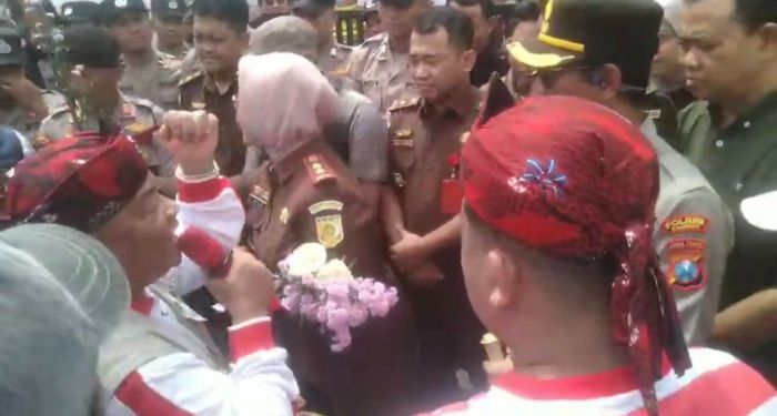 Massa GAIB Geruduk Kejari Sampang, Desak Tetapkan Tersangka Dugaan Penggelapan Pajak RSUD Rp3,3 M