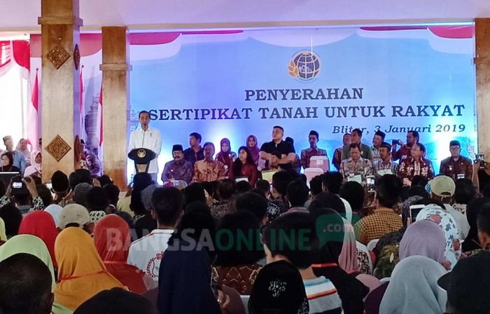 Jokowi Pesan Sertipikat Tak Dijaminkan untuk Kebutuhan Konsumtif Jokowi Pesan Sertipikat Tak Dijaminkan untuk Kebutuhan Konsumtif