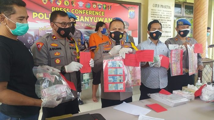 Polresta Banyuwangi Gerebek Industri Rumahan Uang Palsu, Tersangka Residivis Tahun 2010 Polresta Banyuwangi Gerebek Industri Rumahan Uang Palsu, Tersangka Residivis Tahun 2010