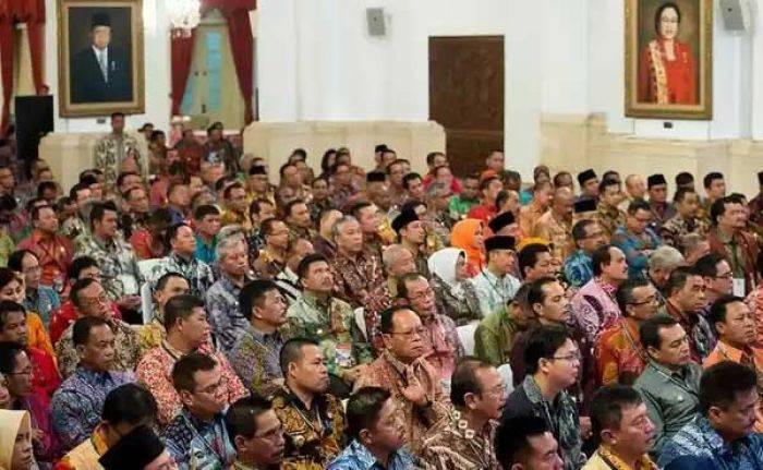 Wapres Sindir Kepala Daerah Gunakan APBD Buat Beli Furniture dan Mobil Mewah Wapres Sindir Kepala Daerah Gunakan APBD Buat Beli Furniture dan Mobil Mewah