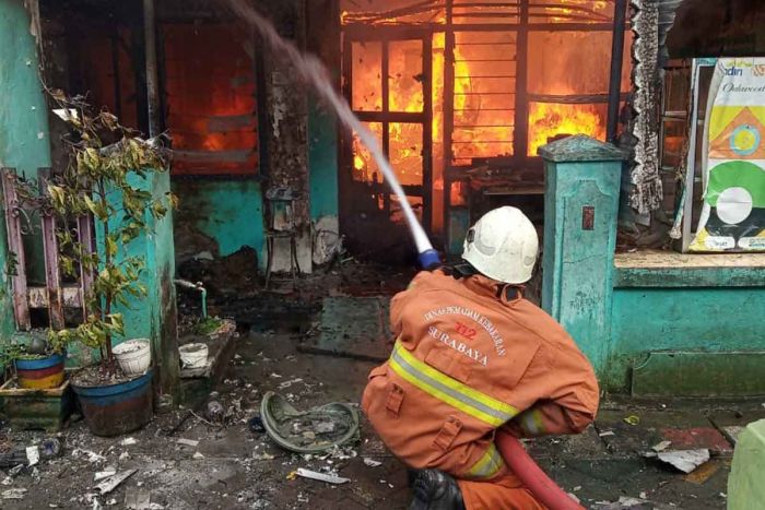 Diduga Ada Kebocoran dari Tabung Gas Elpiji, Rumah di Bogen Surabaya Ludes Terbakar