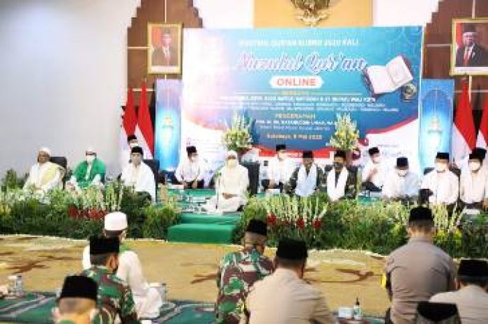 Nuzulul Quran Pemprov Jatim, Prof Nazaruddin: Tiada Kitab Suci Lain, Ayat Pertama Kalimat Perintah Nuzulul Quran Pemprov Jatim, Prof Nazaruddin: Tiada Kitab Suci Lain, Ayat Pertama Kalimat Perintah