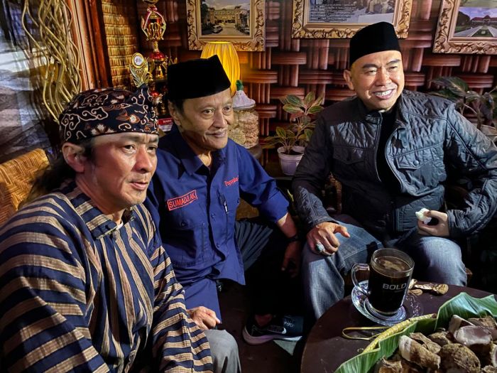 Bakal Calon Wali Kota Malang Abah Anton Blusukan Kunjungi Kampoeng Jadoel Sukun Bakal Calon Wali Kota Malang Abah Anton Blusukan Kunjungi Kampoeng Jadoel Sukun