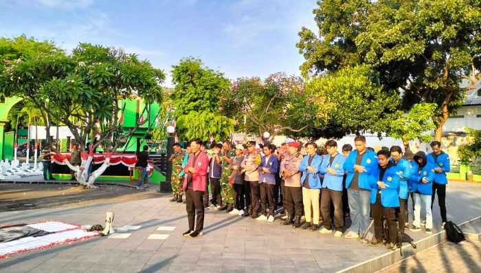 BEM Pasuruan Raya Gelar Aksi Damai di TMP Bangil, Serukan Reformasi dan Keadilan BEM Pasuruan Raya Gelar Aksi Damai di TMP Bangil, Serukan Reformasi dan Keadilan