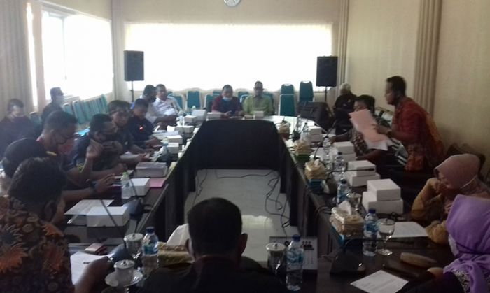 Mengaku di-PHK Sepihak, Karyawan PT AFU Wadul Dewan Mengaku di-PHK Sepihak, Karyawan PT AFU Wadul Dewan