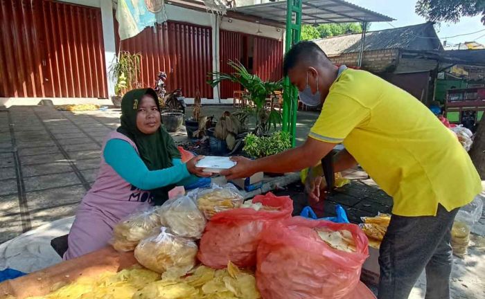 Cafe Bani And Resto Berbagi dengan Tukang Becak dan PKL di Pamekasan Cafe Bani And Resto Berbagi dengan Tukang Becak dan PKL di Pamekasan