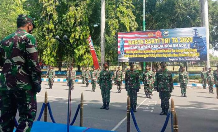 Tingkatkan Semangat Gotong Royong, Karya Bakti TNI Koarmada II Bantu Warga Modung Rehab Musala Tingkatkan Semangat Gotong Royong, Karya Bakti TNI Koarmada II Bantu Warga Modung Rehab Musala