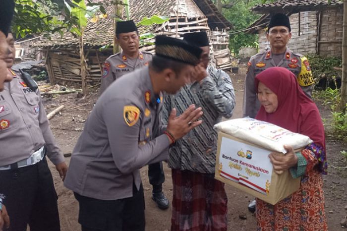 Ramadan 1444 H, Polres Jombang Bagikan 100 Paket Sembako Ramadan 1444 H, Polres Jombang Bagikan 100 Paket Sembako