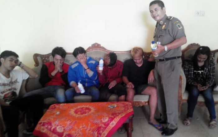Pesta Miras di Benteng Pancasila, Satpol PP Ciduk 6 Pemuda dan 10 Siswa Bolos Pesta Miras di Benteng Pancasila, Satpol PP Ciduk 6 Pemuda dan 10 Siswa Bolos