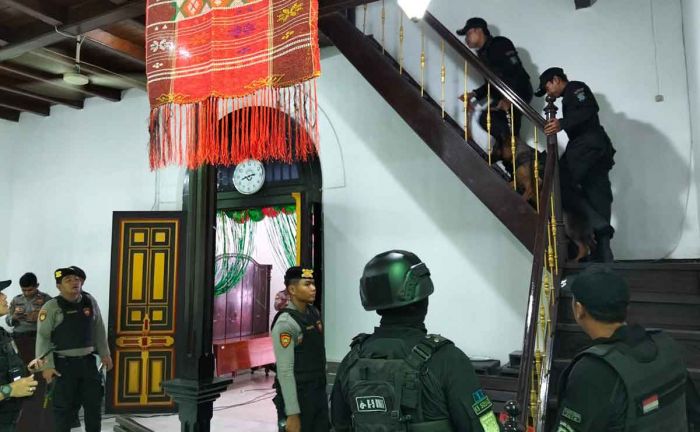 Polres Kediri Kota Lakukan Sterilisasi Gereja Jelang Natal Polres Kediri Kota Lakukan Sterilisasi Gereja Jelang Natal