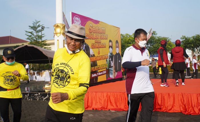 Polresta Sidoarjo Antusias Ikuti Senam DI Style Polresta Sidoarjo Antusias Ikuti Senam DI Style