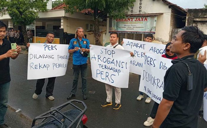 KPU Pamekasan Usir Wartawan saat Liputan Rekapitulasi Suara, Ketua PWI Kecam Keras KPU Pamekasan Usir Wartawan saat Liputan Rekapitulasi Suara, Ketua PWI Kecam Keras