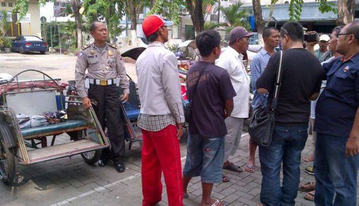 Puluhan Bentor di Surabaya Juga Diamankan Puluhan Bentor di Surabaya Juga Diamankan