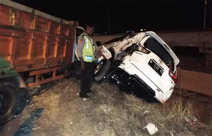 Kecelakaan Beruntun di Arteri Porong, Truk Seruduk Innova dan Yaris Kecelakaan Beruntun di Arteri Porong, Truk Seruduk Innova dan Yaris