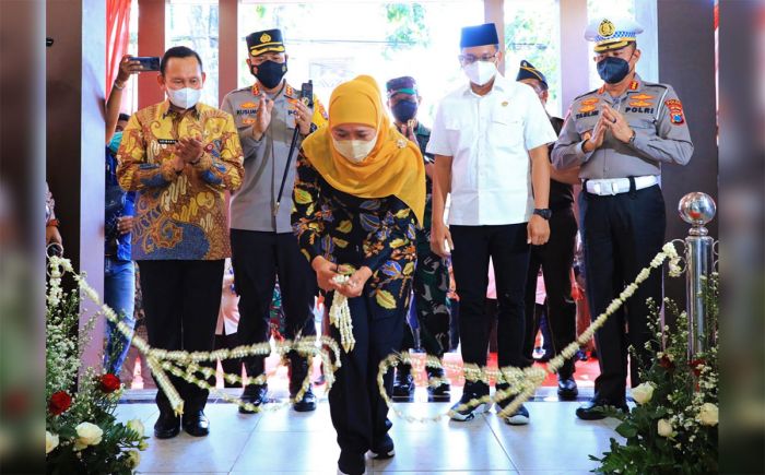 Resmikan Gedung Baru UPT Bapenda, Gubernur Khofifah Berharap Layanan Masyarakat Makin Mudah Diakses Resmikan Gedung Baru UPT Bapenda, Gubernur Khofifah Berharap Layanan Masyarakat Makin Mudah Diakses