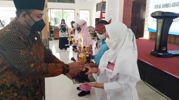 Peringati Hari Guru, Dindik Gandeng PWI Ngawi Gelar Lomba Geguritan Tingkat SD Peringati Hari Guru, Dindik Gandeng PWI Ngawi Gelar Lomba Geguritan Tingkat SD
