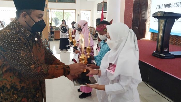 Peringati Hari Guru, ​Dindik Gandeng PWI Ngawi Gelar Lomba Geguritan Tingkat SD