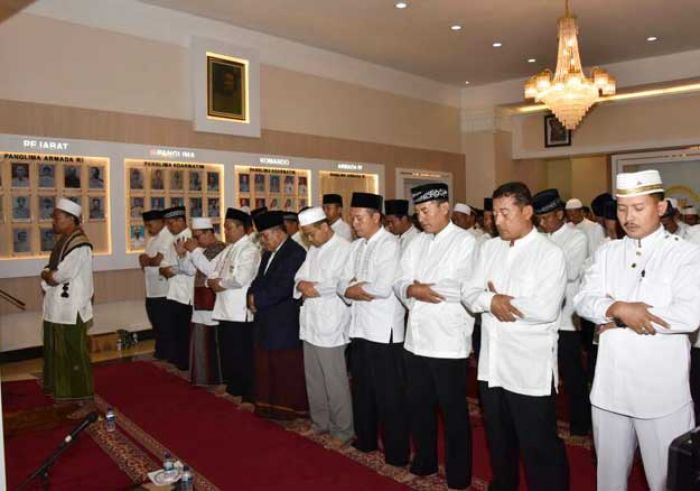 Sambut Bulan Ramadhan, Pangarmatim Gelar Sholat Tarawih dan Khataman Al Quran