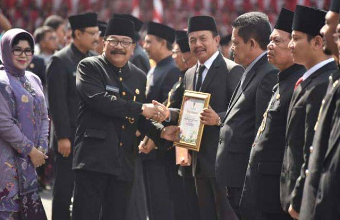 Kabupaten Jombang Sabet Penghargaan Swasti Saba Wiwerda dari Gubernur Jatim Kabupaten Jombang Sabet Penghargaan Swasti Saba Wiwerda dari Gubernur Jatim