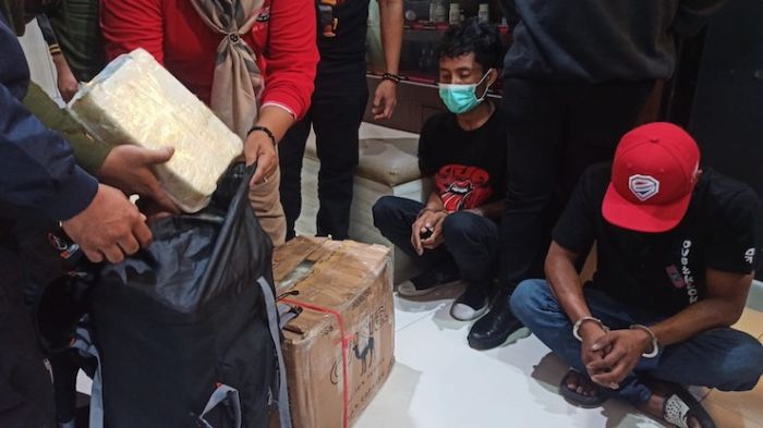 Polda Jatim Bekuk Pengedar Narkoba Jaringan Internasional asal Iran Polda Jatim Bekuk Pengedar Narkoba Jaringan Internasional asal Iran