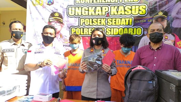 Pakai Sabu untuk Tambah Stamina, Dua Karyawan Asal Blitar dan Surabaya Diringkus Polisi Pakai Sabu untuk Tambah Stamina, Dua Karyawan Asal Blitar dan Surabaya Diringkus Polisi
