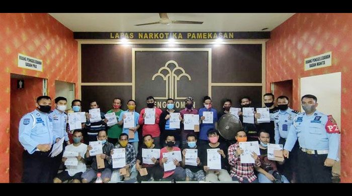 20 Narapidana Lapas Narkotika Kelas IIA Pamekasan Jalani Program Asimilasi Rumah 20 Narapidana Lapas Narkotika Kelas IIA Pamekasan Jalani Program Asimilasi Rumah