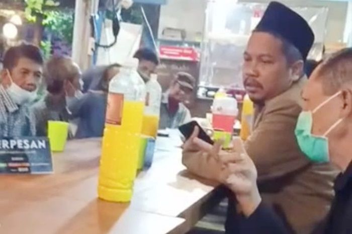 Beredar Foto Kepala Sekretariat PPS Gadingwatu Ikut Rapat Pemenangan Niat, Bawaslu Lakukan Ini