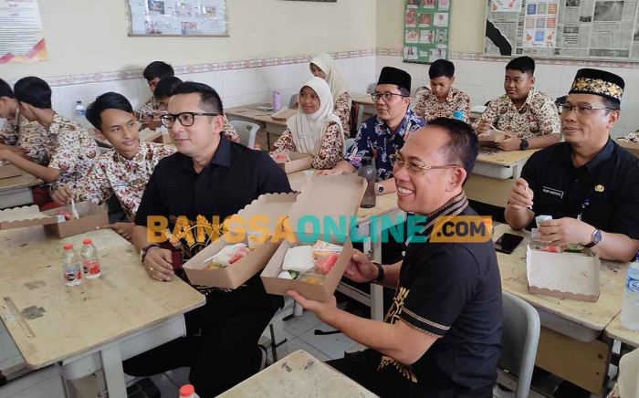 Kota Mojokerto Mulai Uji Coba Makan Bergizi Gratis Bagi 14 Ribu Siswa SD-SMPN Kota Mojokerto Mulai Uji Coba Makan Bergizi Gratis Bagi 14 Ribu Siswa SD-SMPN