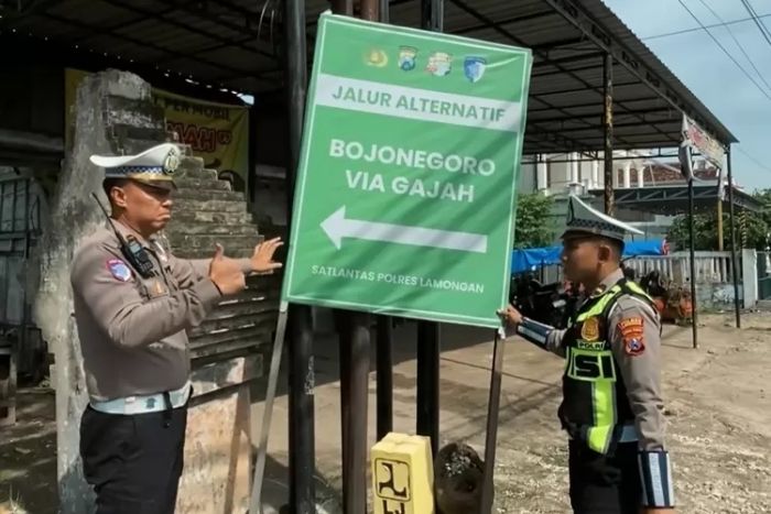 Jelang Nataru 2026, Polres Lamongan Lakukan Pengecekan Jalur Troublespot dan Alternatif