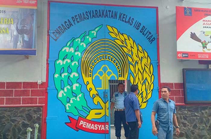 Satu Napi Teroris Dipindah ke Nusakambangan dari Lapas Klas II B Blitar Satu Napi Teroris Dipindah ke Nusakambangan dari Lapas Klas II B Blitar