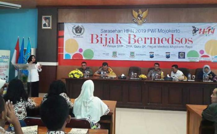 Dua Kapolres Mojokerto Raya Jadi Narasumber Sarasehan Bijak Bermedsos