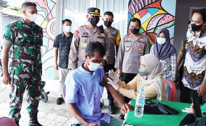 Zoom Meeting dengan Kapolri, Kapolres Pamekasan Optimistis Capai Target 70 Persen Akhir 2021 Zoom Meeting dengan Kapolri, Kapolres Pamekasan Optimistis Capai Target 70 Persen Akhir 2021