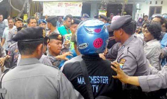 Demo PMII Ricuh, Dua Mahasiswa Terluka Demo PMII Ricuh, Dua Mahasiswa Terluka