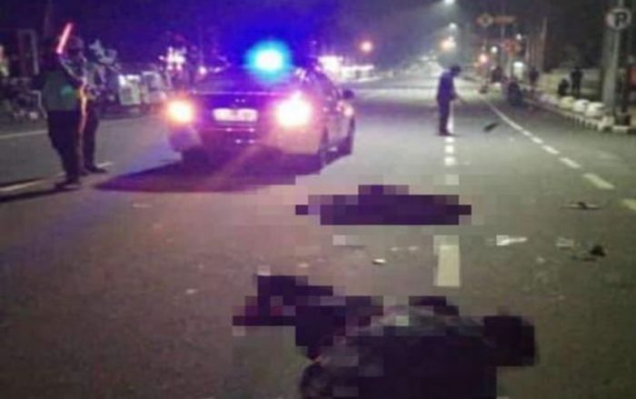 Mabuk, Pengendara Ugal-ugalan di Blitar Tabrak Mobil Ambulans Angkut Jenazah Pasien Covid-19 Mabuk, Pengendara Ugal-ugalan di Blitar Tabrak Mobil Ambulans Angkut Jenazah Pasien Covid-19