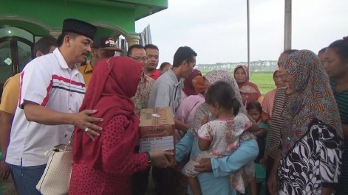 Gus Syaf Beri Bantuan Korban Puting Beliung Jombang