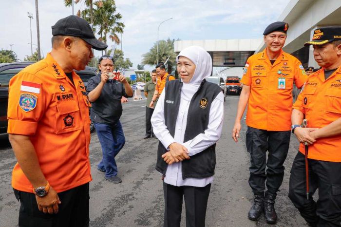 Gubernur Khofifah Dampingi Kepala Basarnas Tinjau Siaga SAR Lebaran di Tanjung Perak