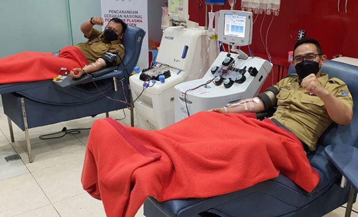 ​Lolos Screening, Jajaran Pemkot Surabaya Mulai Donor Plasma Konvalesen di PMI