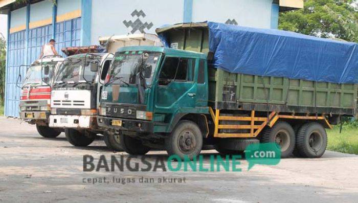 Angkut Pasir Ilegal, Tujuh Truk Tronton di Bojonegoro Diamankan Polisi Angkut Pasir Ilegal, Tujuh Truk Tronton di Bojonegoro Diamankan Polisi