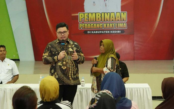 Ini Respons Bupati Kediri Soal Kelangkaan Tabung Gas Elpiji yang Dikeluhkan PKL Ini Respons Bupati Kediri Soal Kelangkaan Tabung Gas Elpiji yang Dikeluhkan PKL