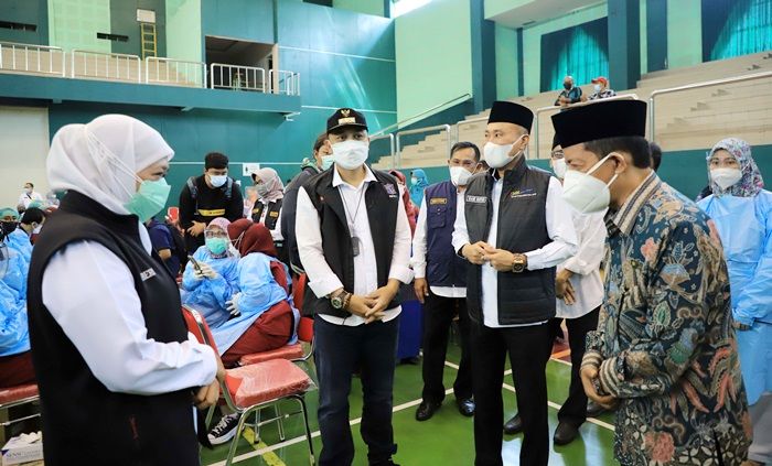 Kampus-kampus di Surabaya Gelar Serbuan Vaksin Kampus-kampus di Surabaya Gelar Serbuan Vaksin