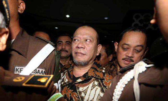 Kejagung Temukan Aliran Dana Fantastis ke Rekening La Nyalla, Istri, dan Anak Kejagung Temukan Aliran Dana Fantastis ke Rekening La Nyalla, Istri, dan Anak
