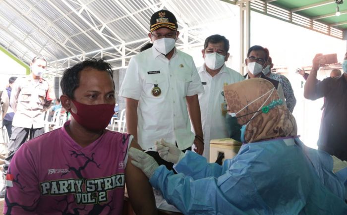 Kebut Vaksinasi Covid-19, Bupati Gus Muhdlor Bentuk Tim Percepatan Kebut Vaksinasi Covid-19, Bupati Gus Muhdlor Bentuk Tim Percepatan