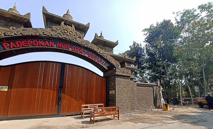 Pemkab Blitar akan Kaji Ulang Perizinan Padepokan Gus Samsudin Pemkab Blitar akan Kaji Ulang Perizinan Padepokan Gus Samsudin