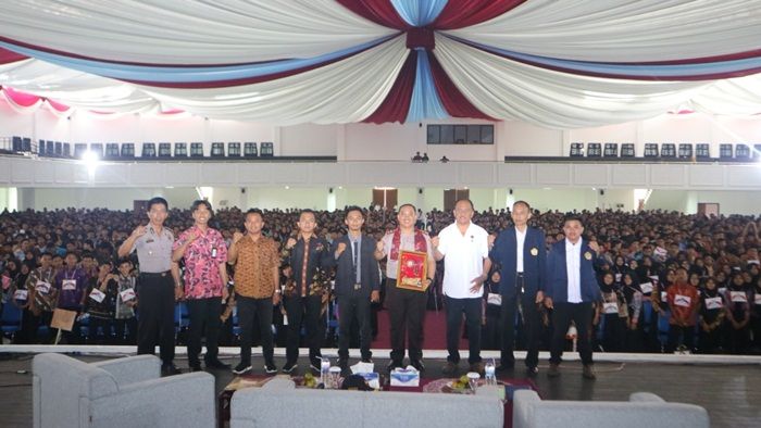 Kapolres Bangkalan Ajak Maba UTM Tangkal Paham Radikalisme Kapolres Bangkalan Ajak Maba UTM Tangkal Paham Radikalisme