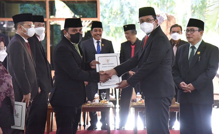 Gelar Mutasi, Bupati Sidoarjo Lantik 10 Pejabat Eselon II Gelar Mutasi, Bupati Sidoarjo Lantik 10 Pejabat Eselon II