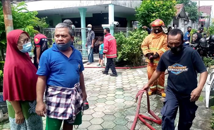 Kabel Listrik Usia Tua Sebabkan Kebakaran di Perumahan Manisrejo Kota Madiun Kabel Listrik Usia Tua Sebabkan Kebakaran di Perumahan Manisrejo Kota Madiun
