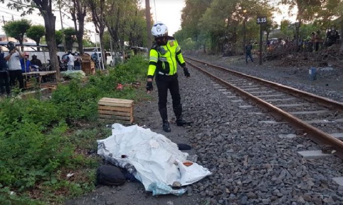 Disenggol Kereta Api, Warga Sidoarjo Tewas Disenggol Kereta Api, Warga Sidoarjo Tewas