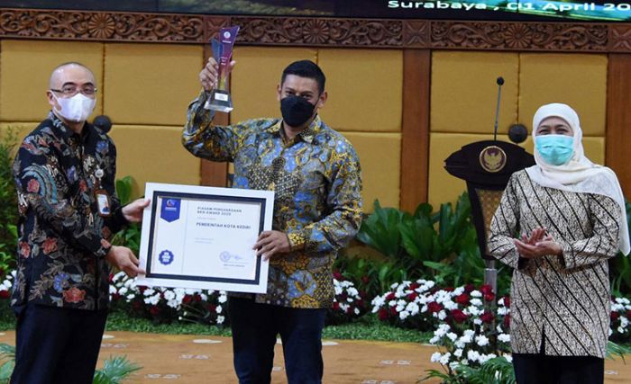 Kembali Raih Prestasi, Wali Kota Kediri Terima Penghargaan BKN Award Tahun 2020 Kembali Raih Prestasi, Wali Kota Kediri Terima Penghargaan BKN Award Tahun 2020